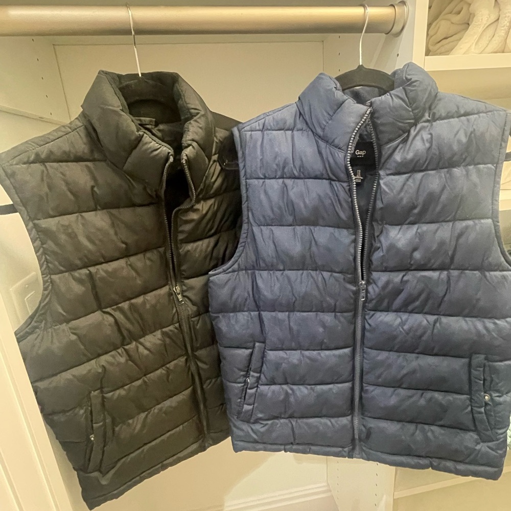 2 GAP Men's Puffer Vest - Black and Blue